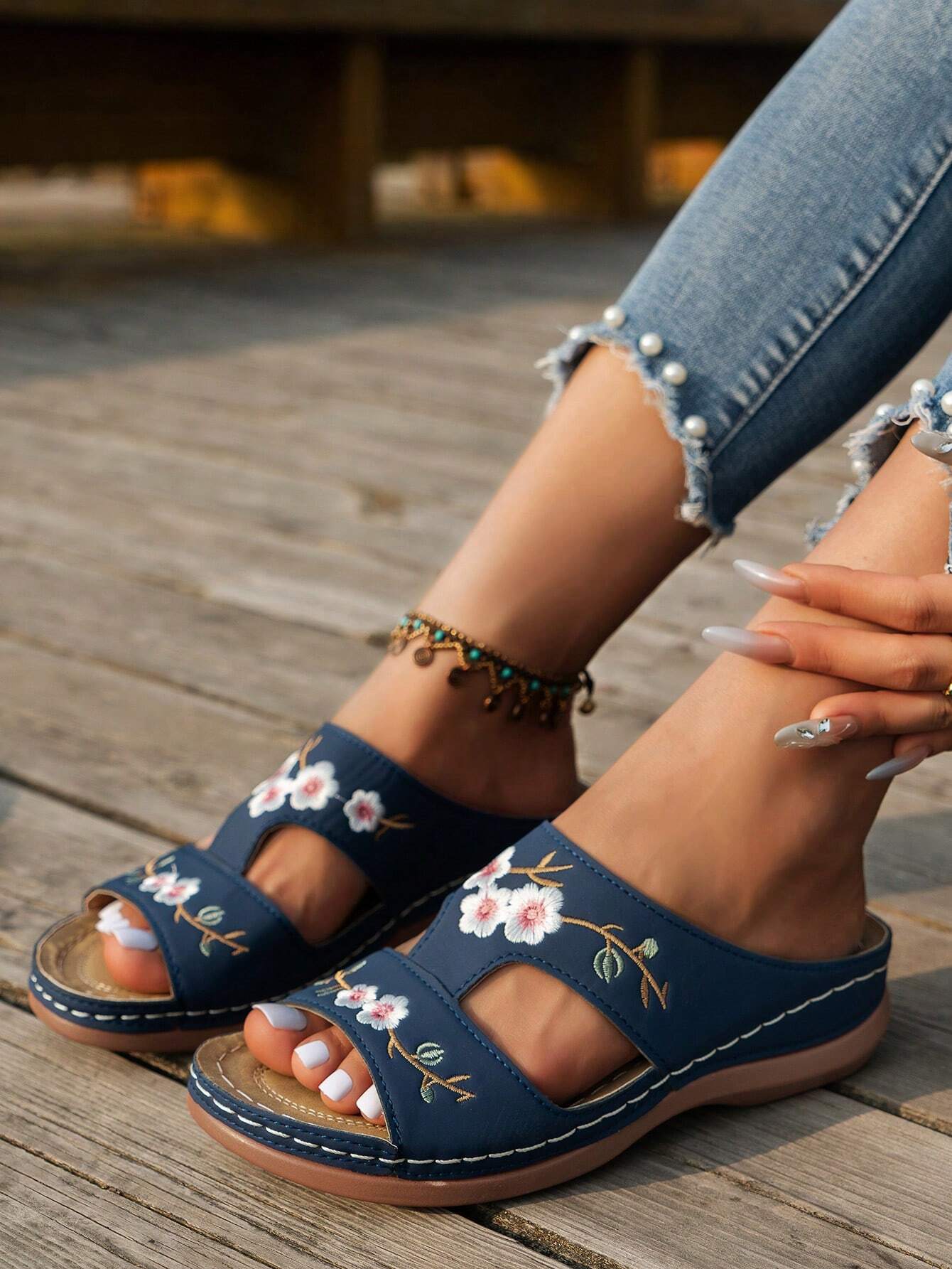 Nina - Blommiga sandaler