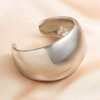 Silverfärgat rundarmband