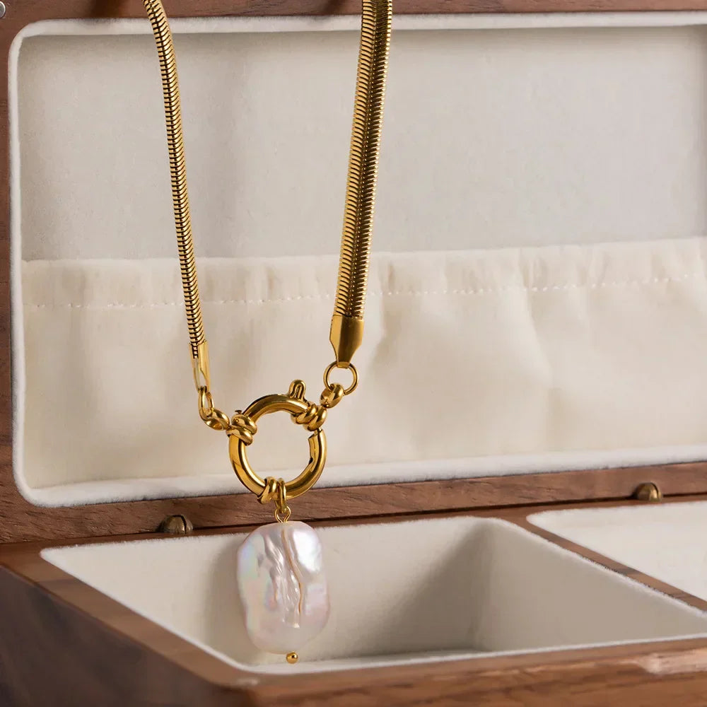 Elysian barockpärlehalsband