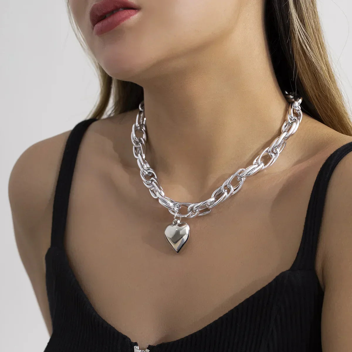 Ravena Djärva Hjärt-Halsband
