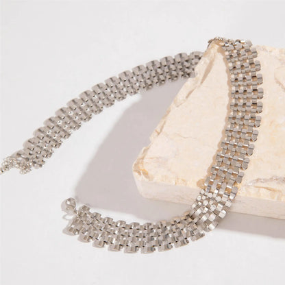Astrid halsband i nätstil