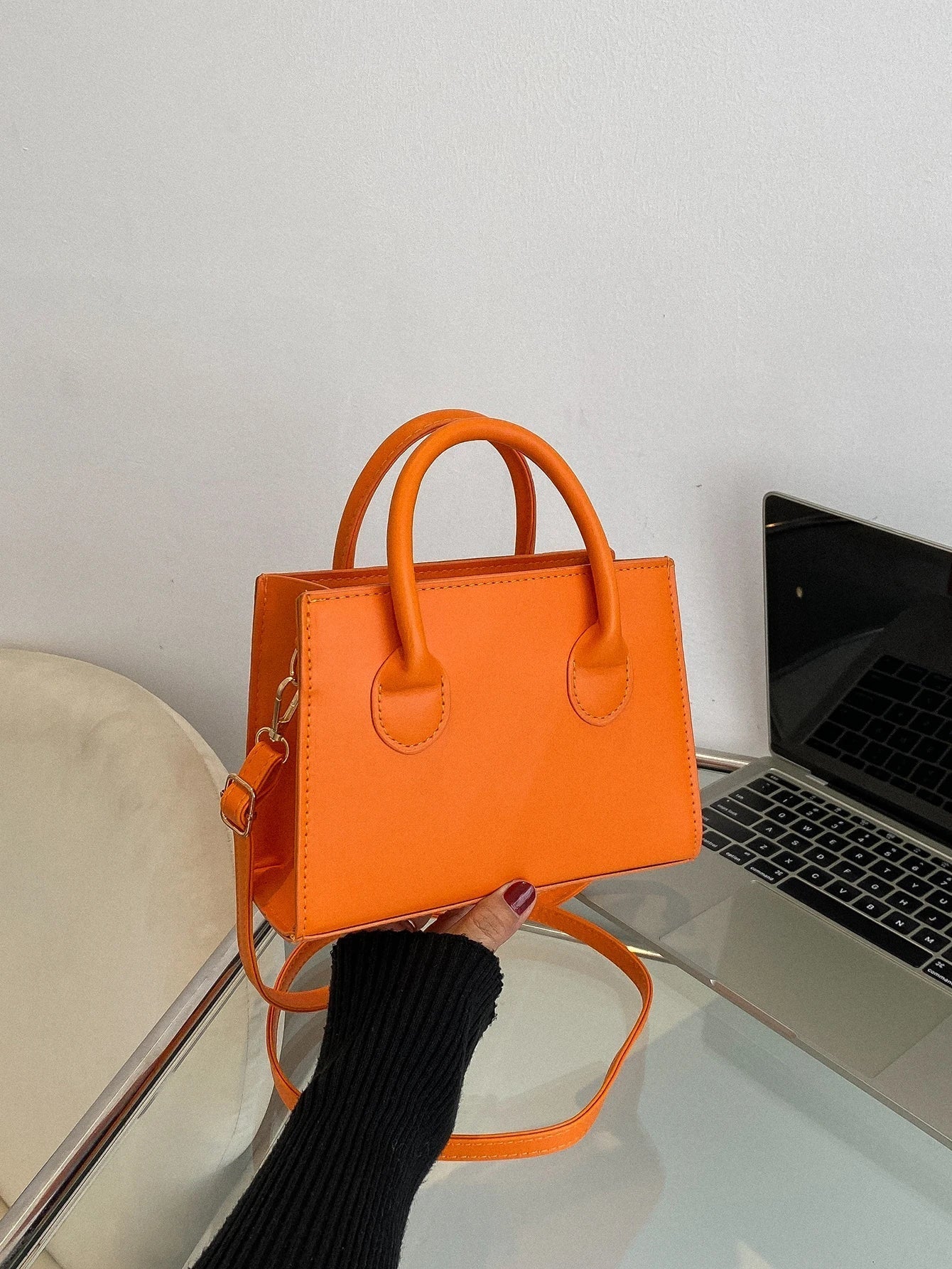 Joan - veganskt läder mini crossbodyväska