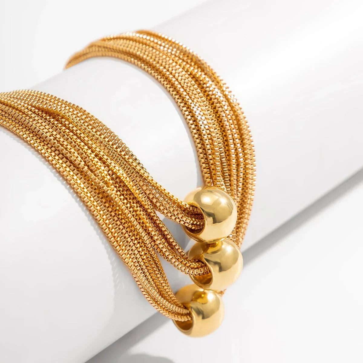 Nocturne draperat halsband med bollar