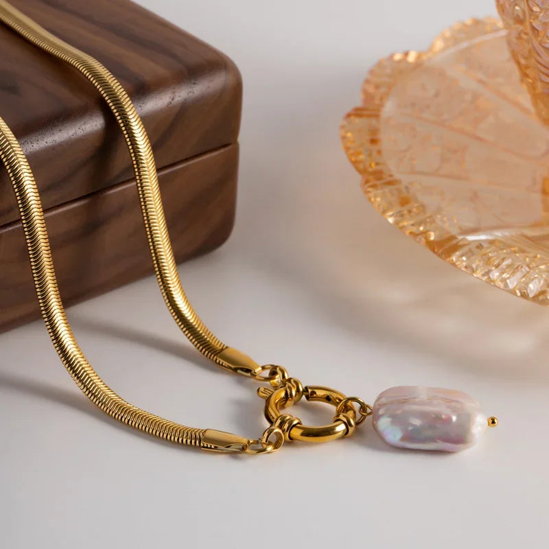Elysian barockpärlehalsband