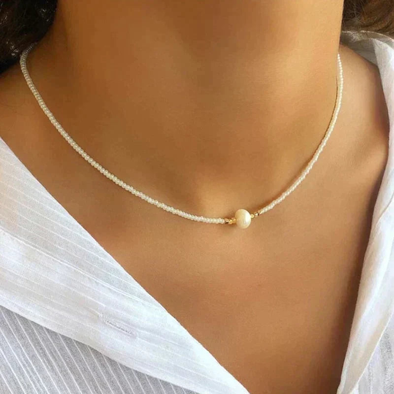 Velmos - pärlprydd choker