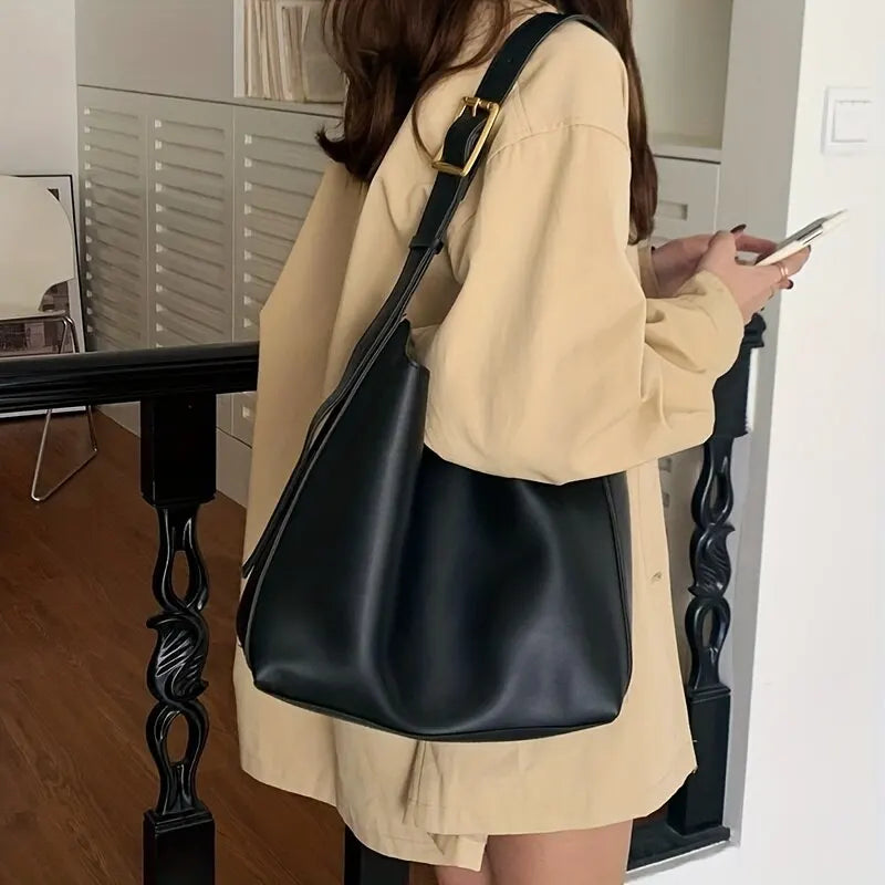 Velmos - veganskt läder minimalistisk axelväska